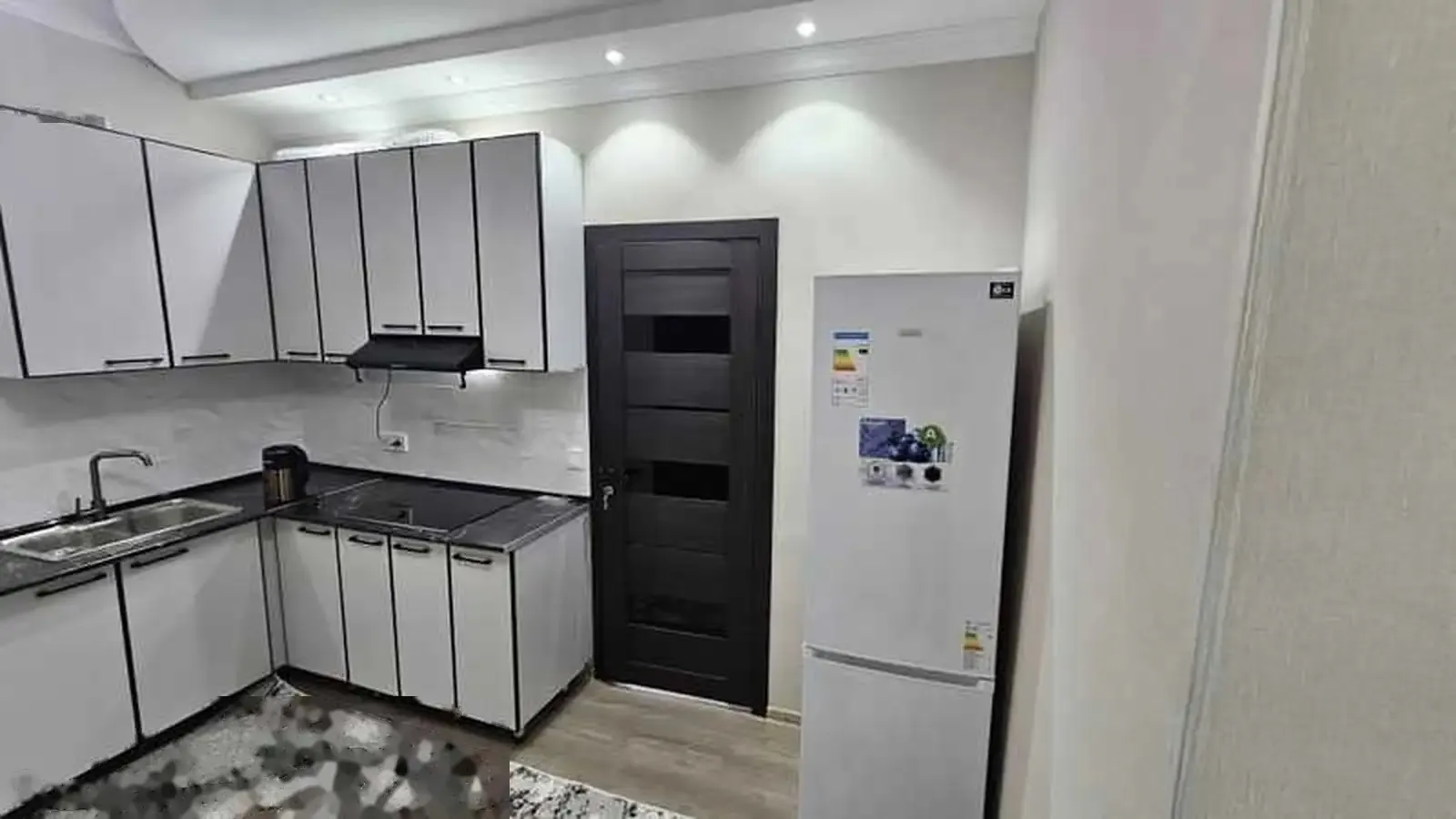 2-комн. квартира, 11 этаж, 50м², 102 мкр — миниатюра 6