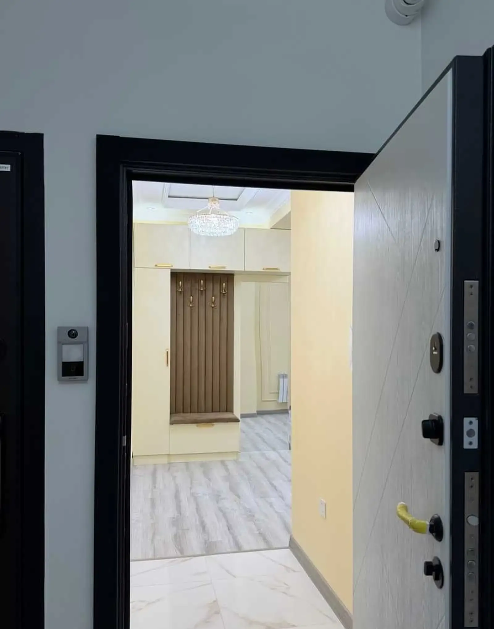3-комн. квартира, 6 этаж, 98м², к.Айни, Напротив Вазорати Нақлиёт — миниатюра 1