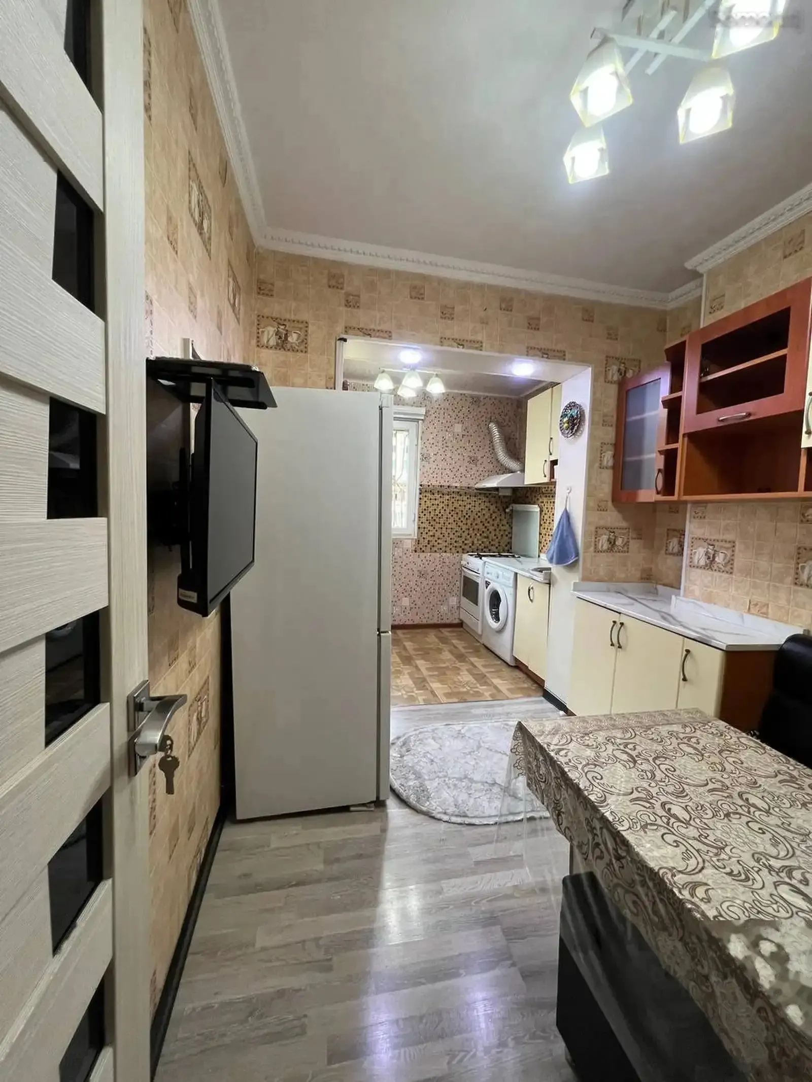 2-комн. квартира, 4 этаж, 60м², 92мкр — миниатюра 13