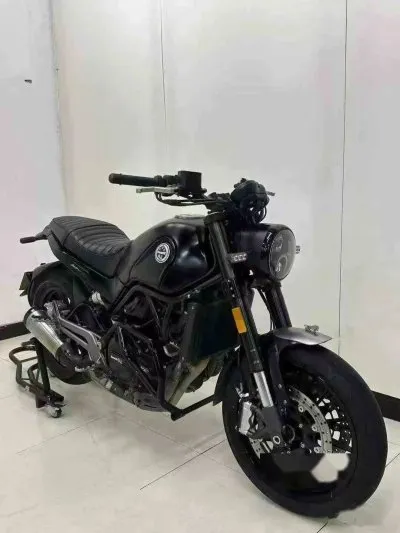 Мотоцикл Benelli — миниатюра 1