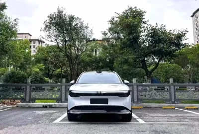 Zeekr 7X, 2025