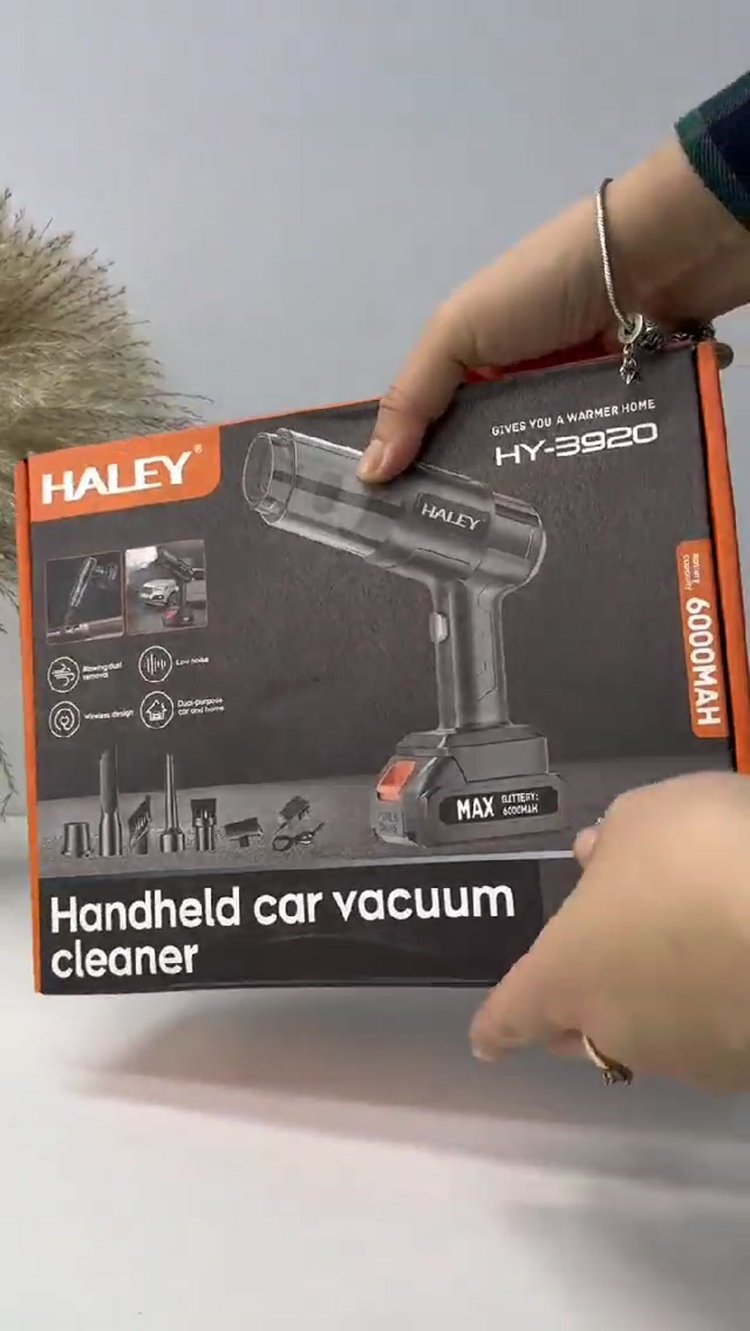 Забудьте о проводах и неудобной уборке! HALEY HY-3920 — компактный и удобный ручной пылесос, который отлично подходит для автомобиля и дома.

✨ Преимущества: 
🔋 Аккумулятор 6000 мА·ч 
💨 Мощное всасы